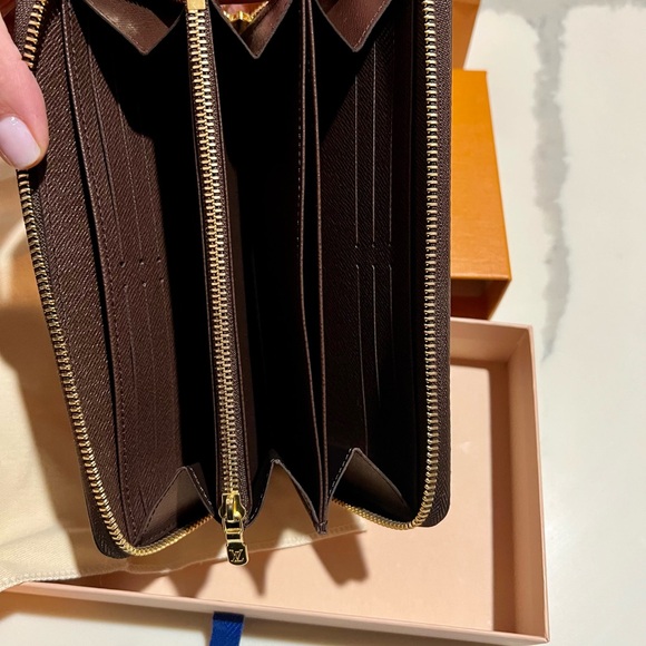 Louis Vuitton zippy wallet - Picture 4 of 6